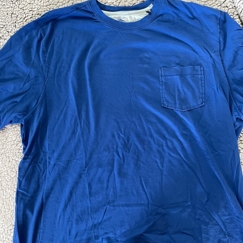 Tommy Bahama men's XL t-shirt. Like new, rarely worn, non-smoking/pet-free.